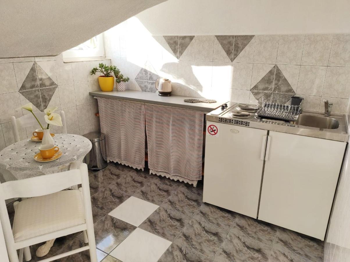 Apartmani Mlaja Trpanj Bagian luar foto