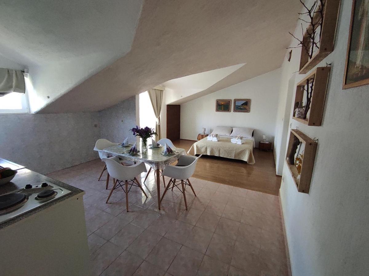 Apartmani Mlaja Trpanj Bagian luar foto