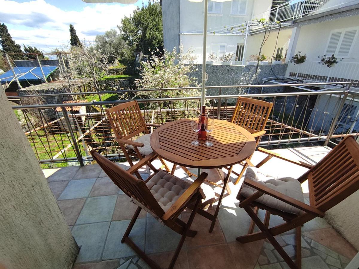 Apartmani Mlaja Trpanj Bagian luar foto